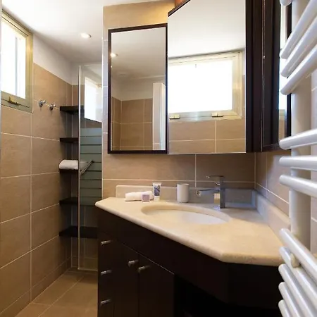 Apartamento Rooftop View - 2 Bdr 2 Bthr 1 Toil - Clim Terrace Elevator Small Parking *