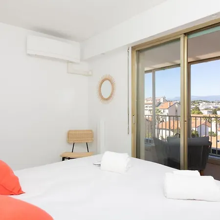 Apartamento Rooftop View - 2 Bdr 2 Bthr 1 Toil - Clim Terrace Elevator Small Parking *