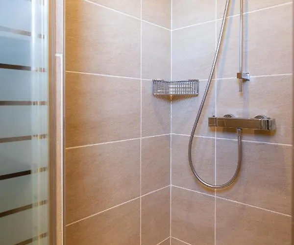 Daire Rooftop View - 2 Bdr 2 Bthr 1 Toil - Clim Terrace Elevator Small Parking Cannes